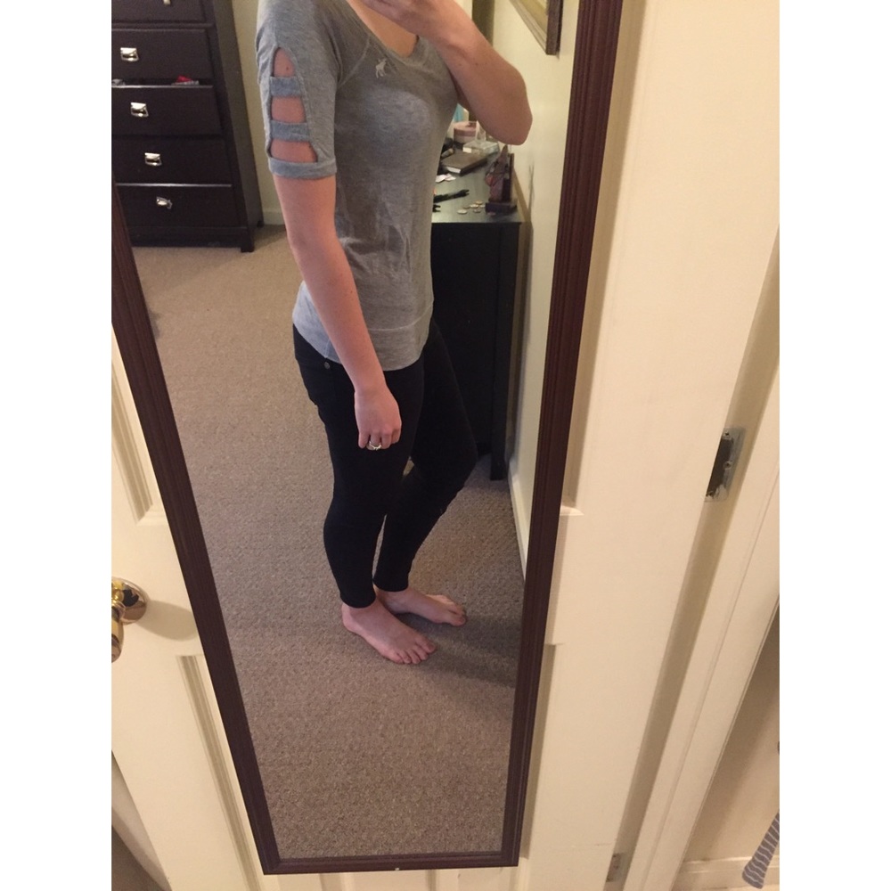 Cut out sleeve A&F top